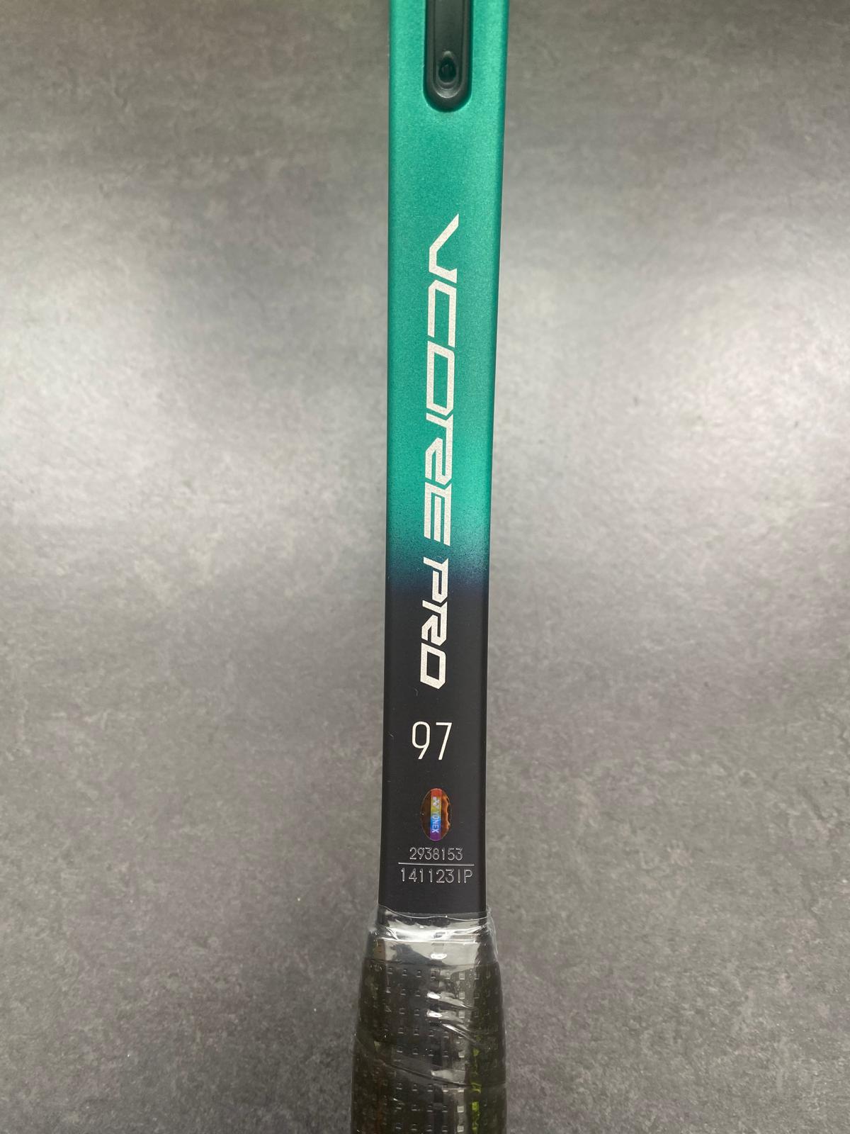 Yonex Pro Stock VCORE Pro 97 (16X19)