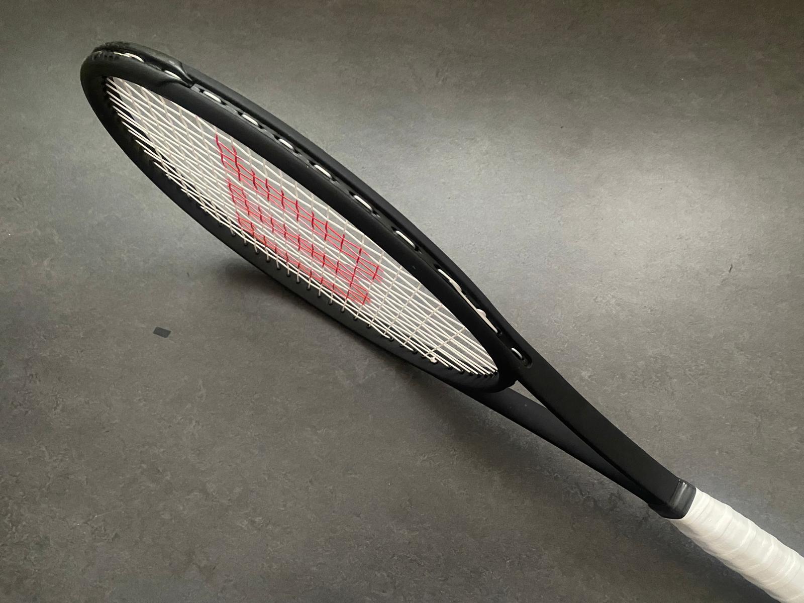 Wilson Pro Stock Blade 98 Blacked Out (18X20)