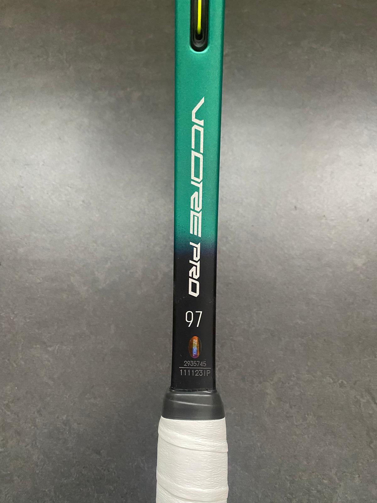 Yonex Pro Stock VCORE Pro 97 (16X19)